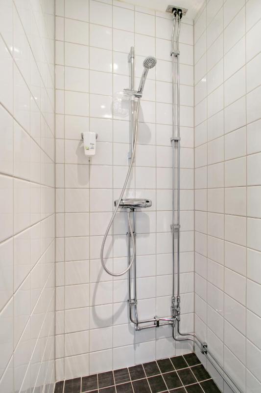 Single Room image 3