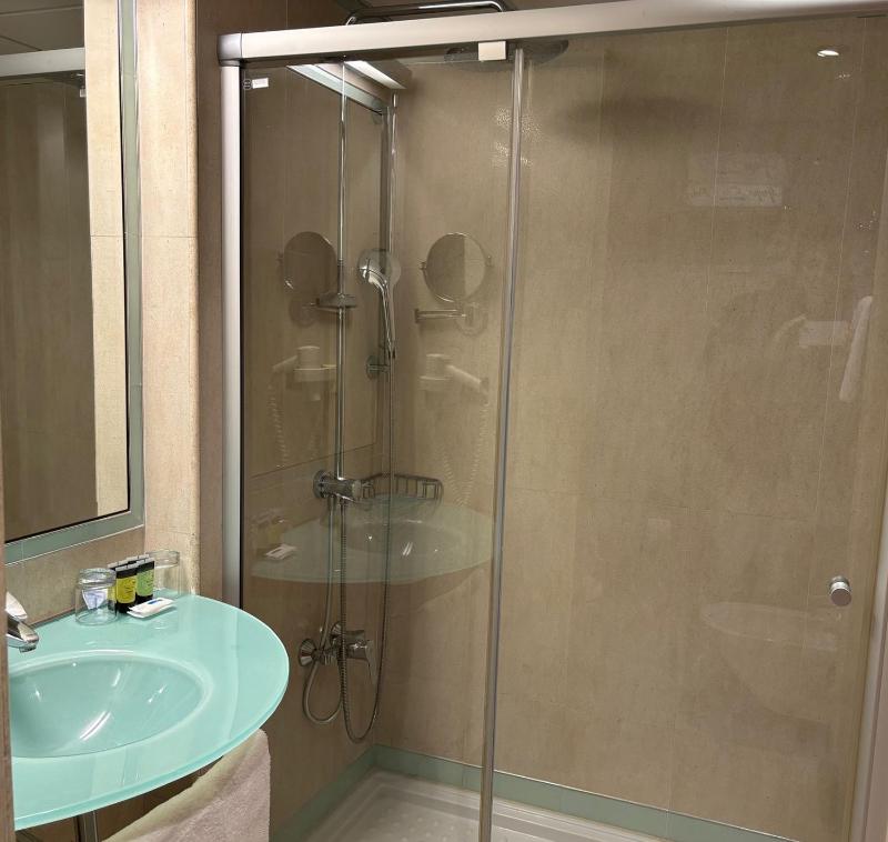 Twin Room - Ground Floor image 2
