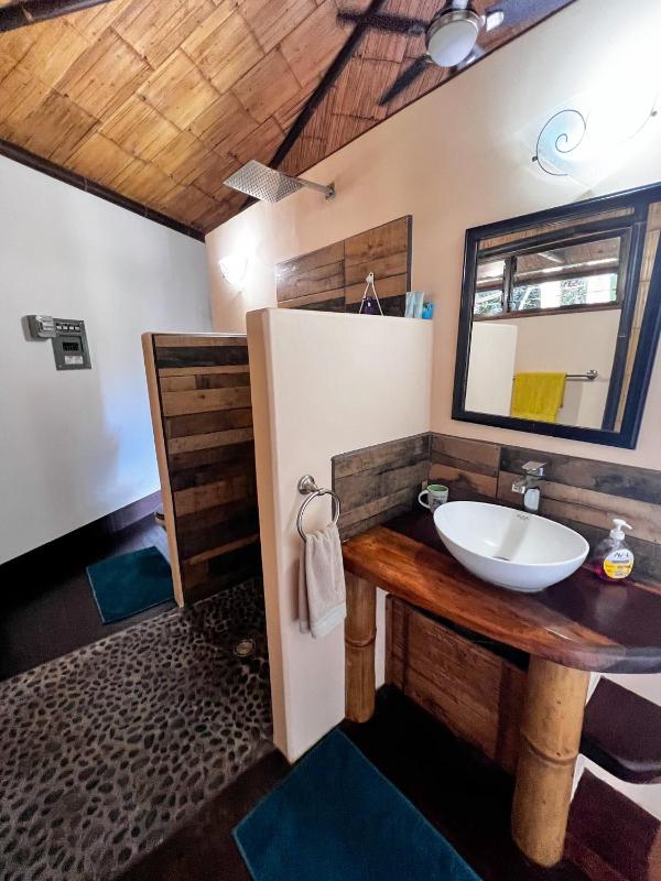 TREEHOUSE PILON PAVONES - image 11
