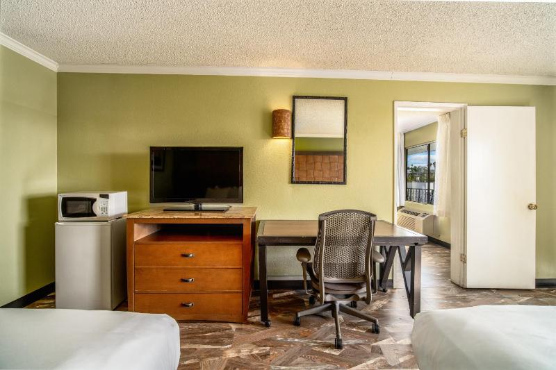 Suite, 2 Queen Beds with Sofa Bed, Non Smoking image 3