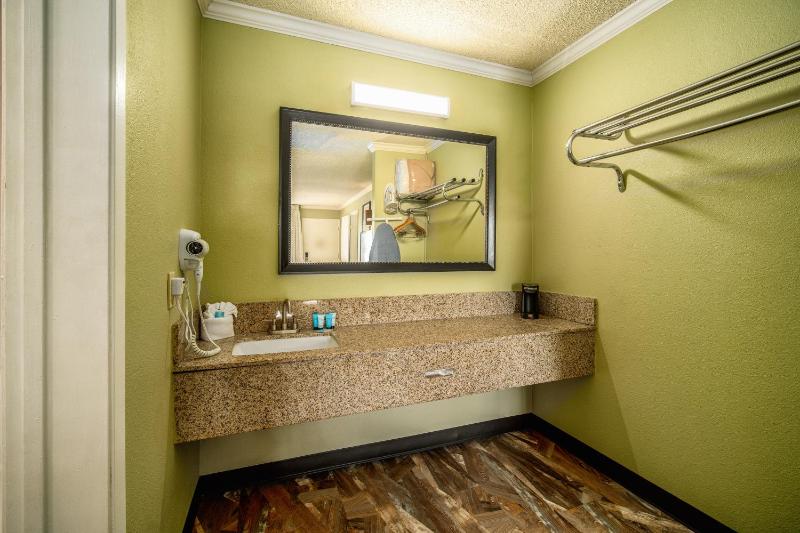 Suite, 2 Queen Beds with Sofa Bed, Non Smoking image 4