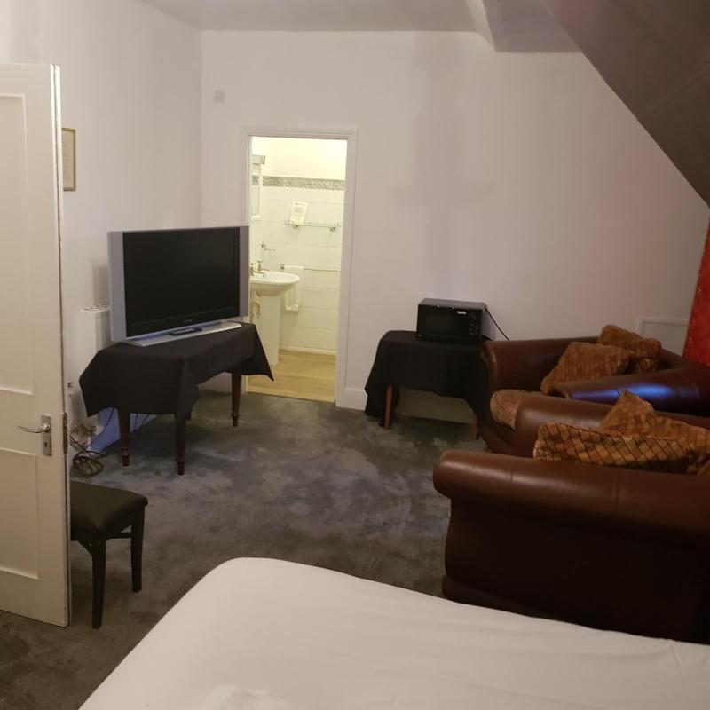 Large Double Room with Garden View image 4