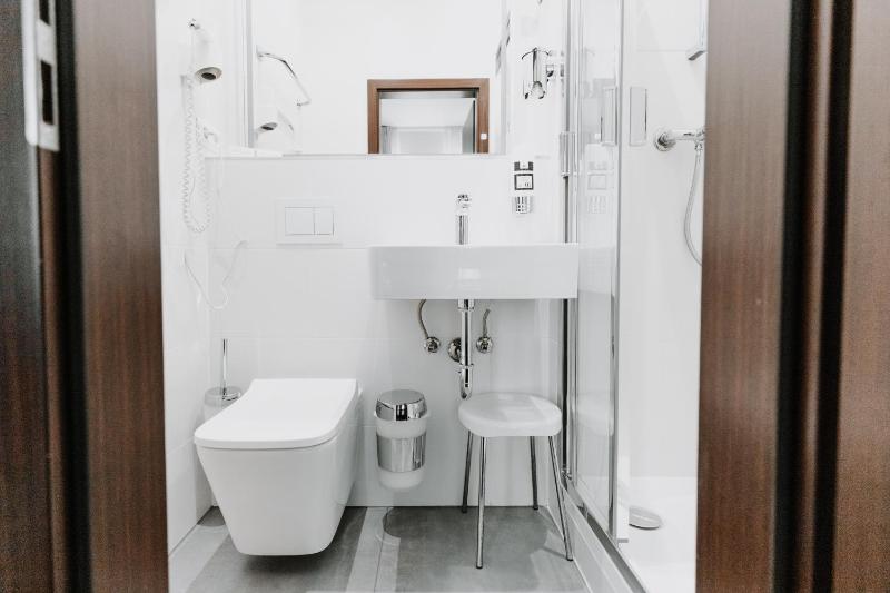 Economy Double Room image 2