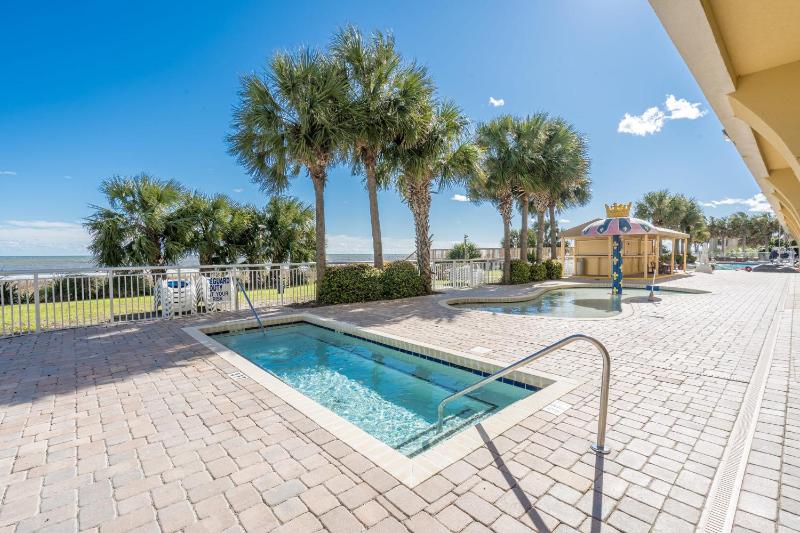 Newly Updated Camelot Resort Unit 409 - image 29