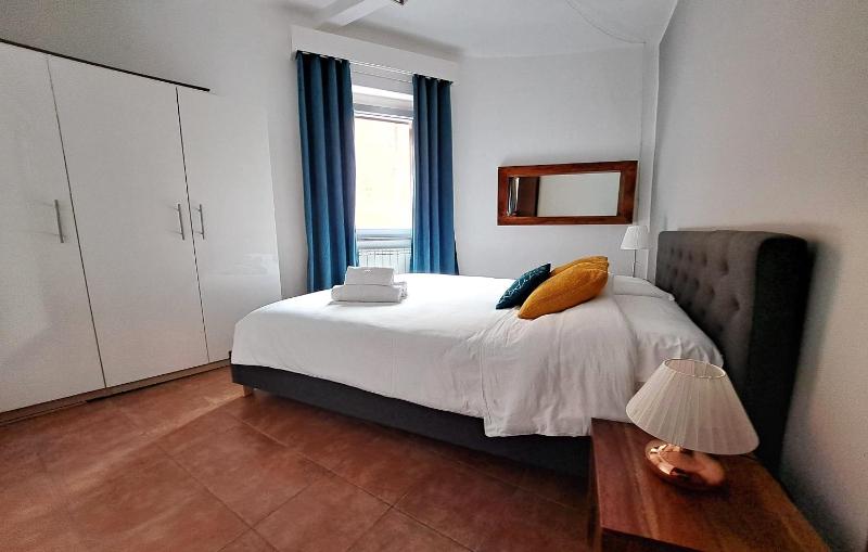 One-Bedroom Apartment image 1