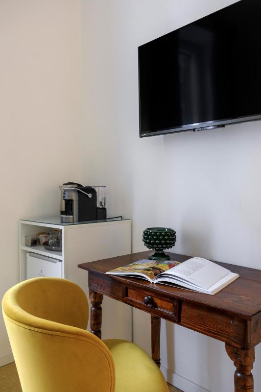 Ermosa Suite - image 12
