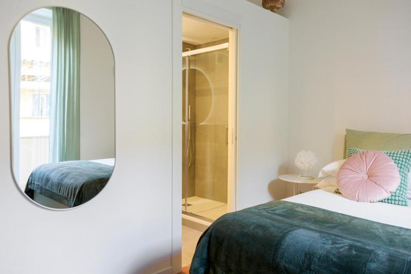 Ermosa Suite - image 16