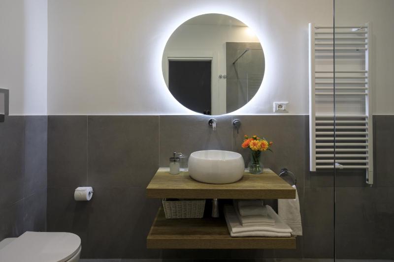 Ermosa Suite - image 9