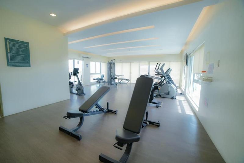 2-BR Condo for 4 in Dumaguete - image 3