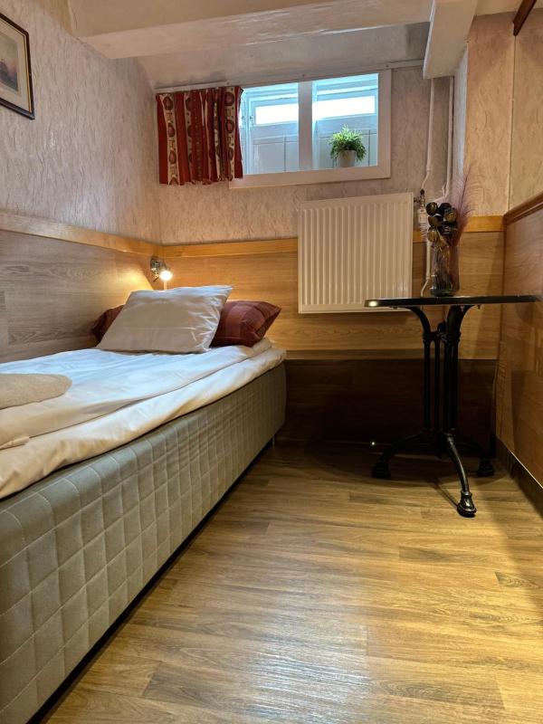 Economy Cabin on Boat (1 Adult) image 1