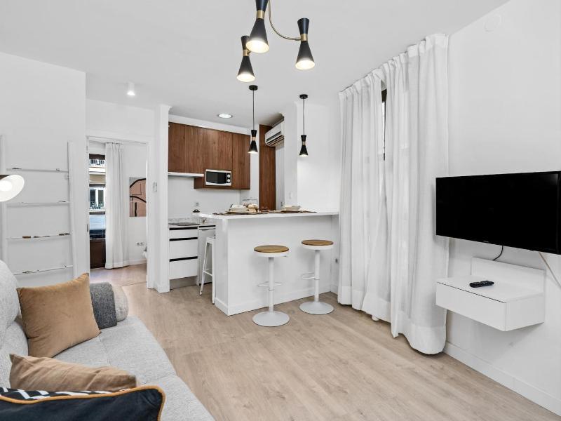 Elegant and Central Location Images