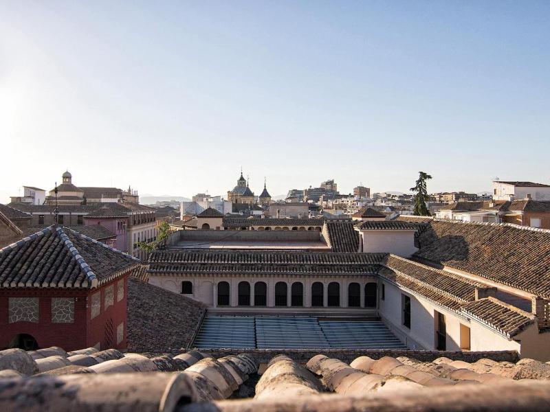 One-Bedroom Apartment image 2