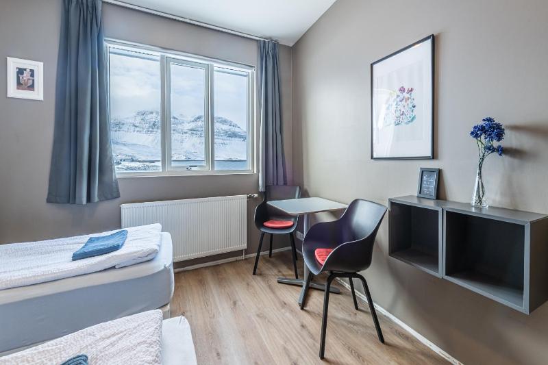 Deluxe Double or Twin Room with Ocean View image 3