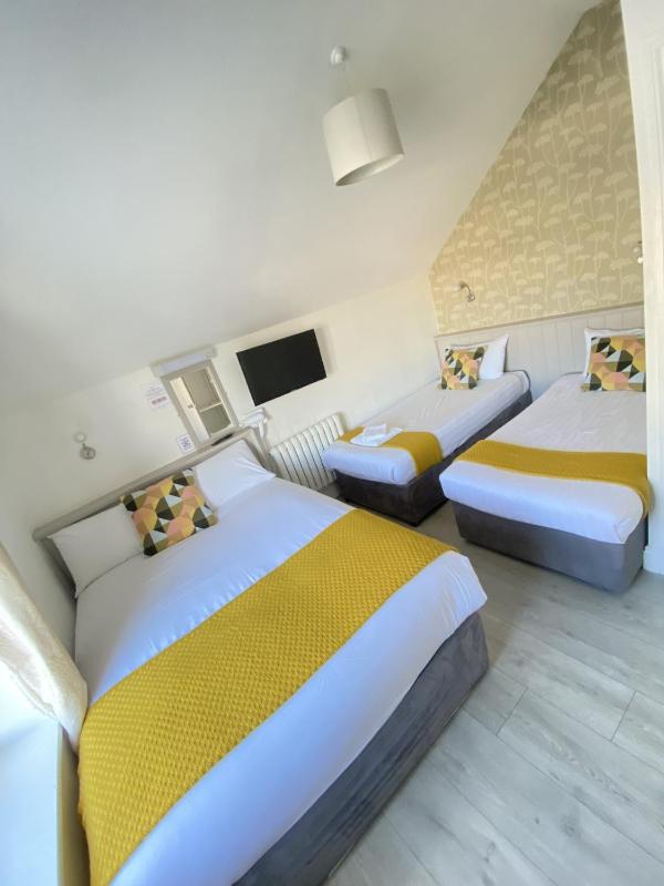Family Room image 1