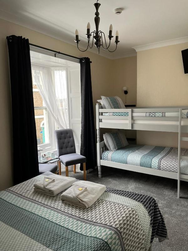 Family Room image 3