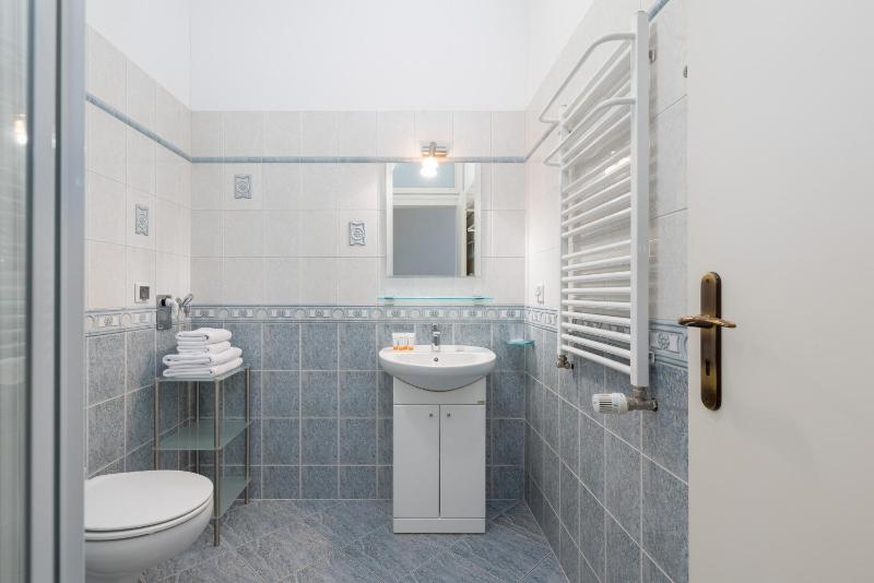 Charming Apartment Located near the Promenade in Świnoujście by Noclegi Renters - image 6