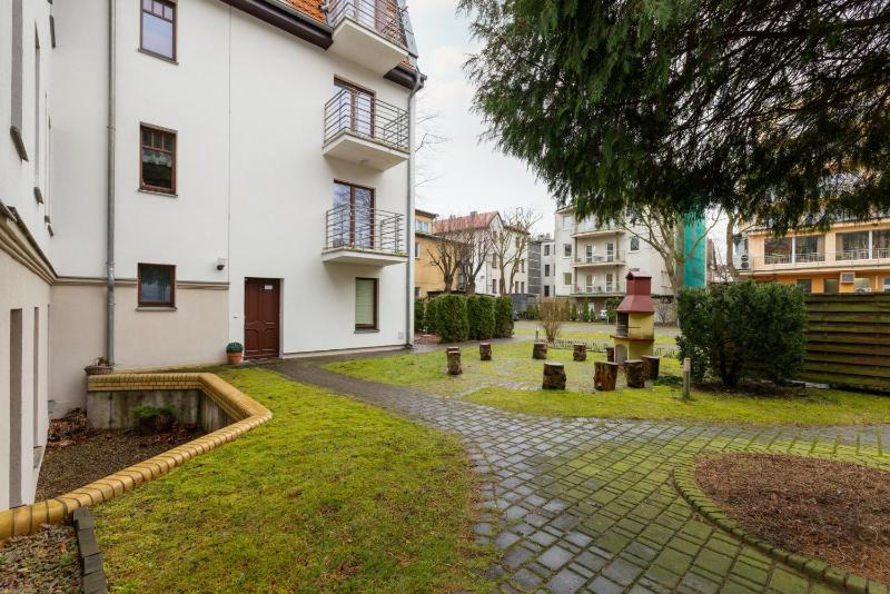 Charming Apartment Located near the Promenade in Świnoujście by Noclegi Renters - image 9