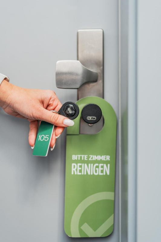 Apartment (1 Adult) image 3