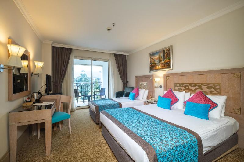 Standard Double or Twin Room image 1