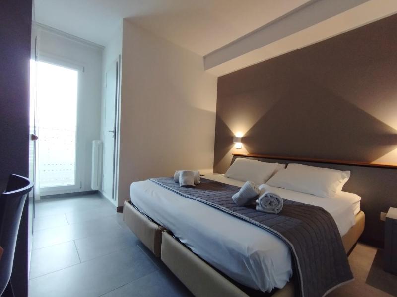 Superior Double Room image 4
