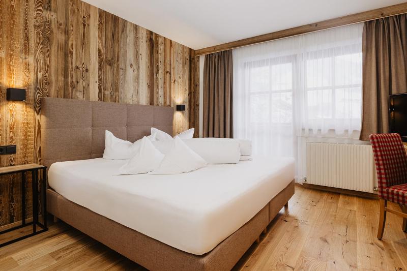 Classic Double Room image 1