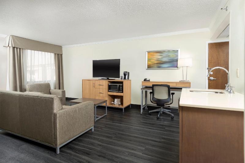 Executive King Room - Non-Smoking image 4