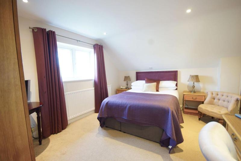 Superior Double Room image 3