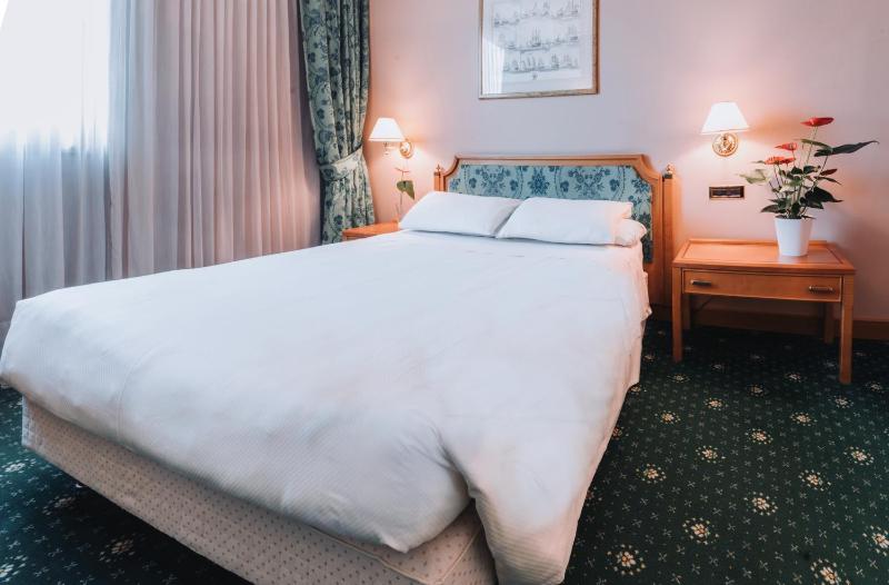 Classic Triple Room image 2