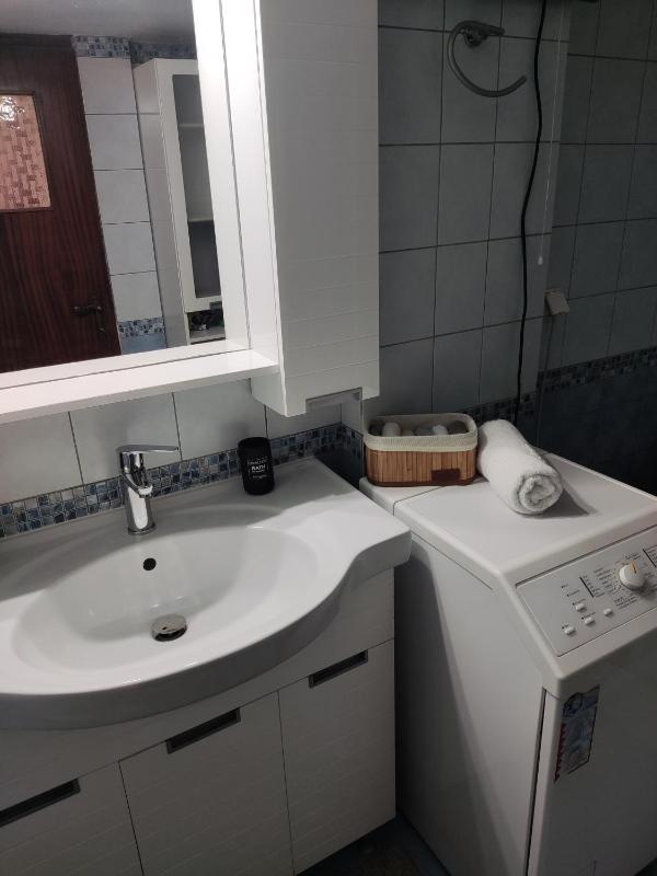 Georgia apartment - image 28