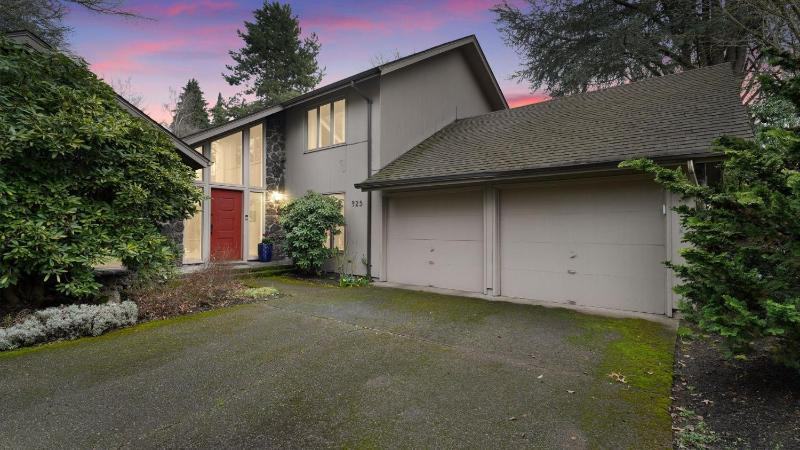Three-Bedroom House image 4
