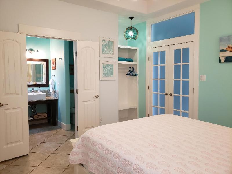 Shell Yeah Beach House - image 41