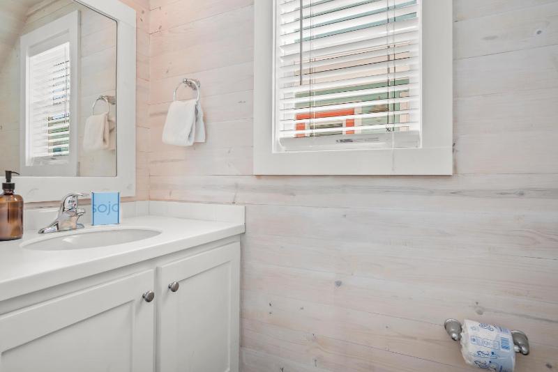 Barefoot Bungalow - image 27