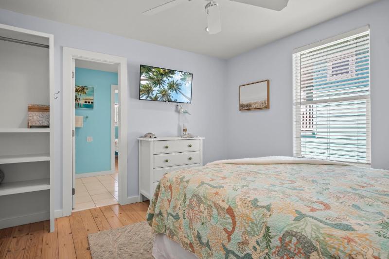 Barefoot Bungalow - image 37