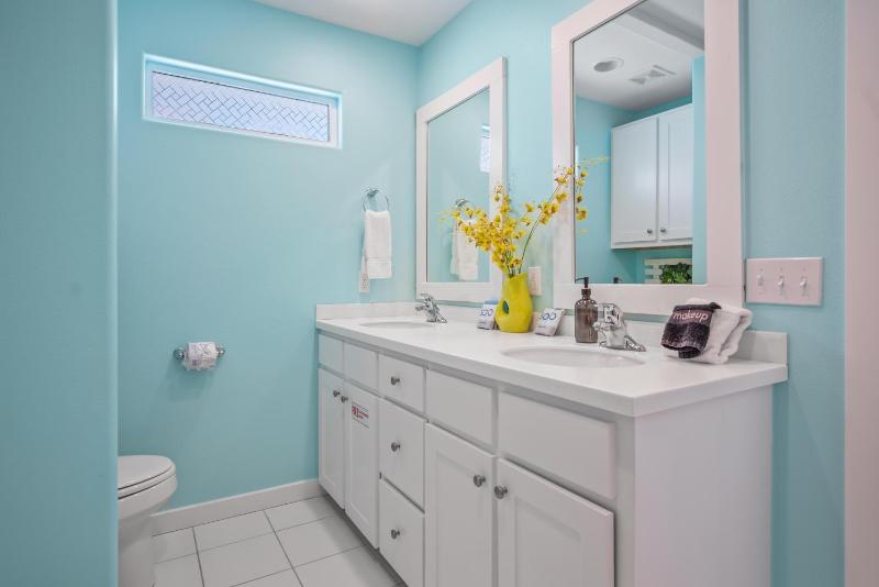 Barefoot Bungalow - image 49