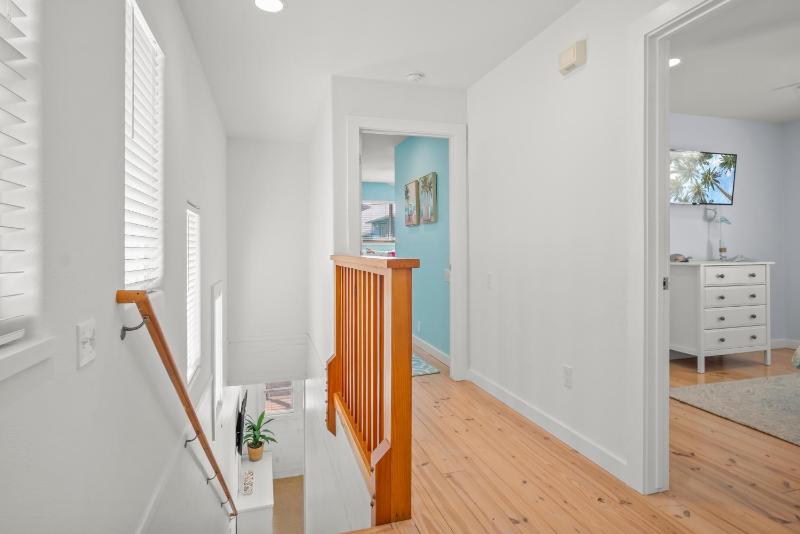 Barefoot Bungalow - image 14