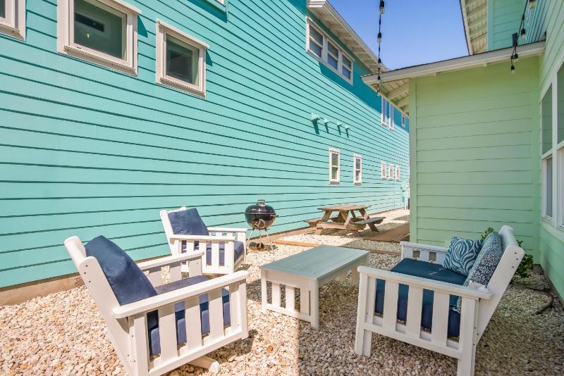 Barefoot Bungalow - image 11