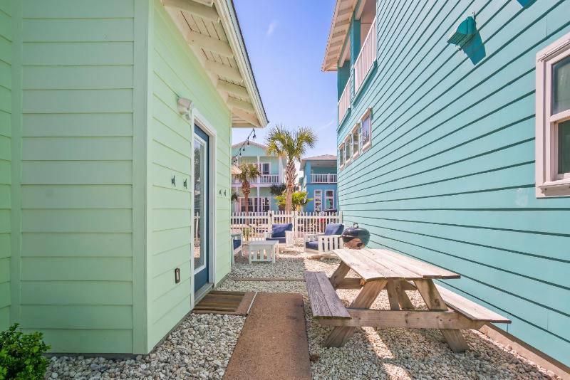 Barefoot Bungalow - image 32
