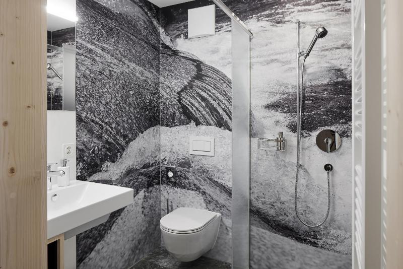 Quadruple Room with Balcony image 2