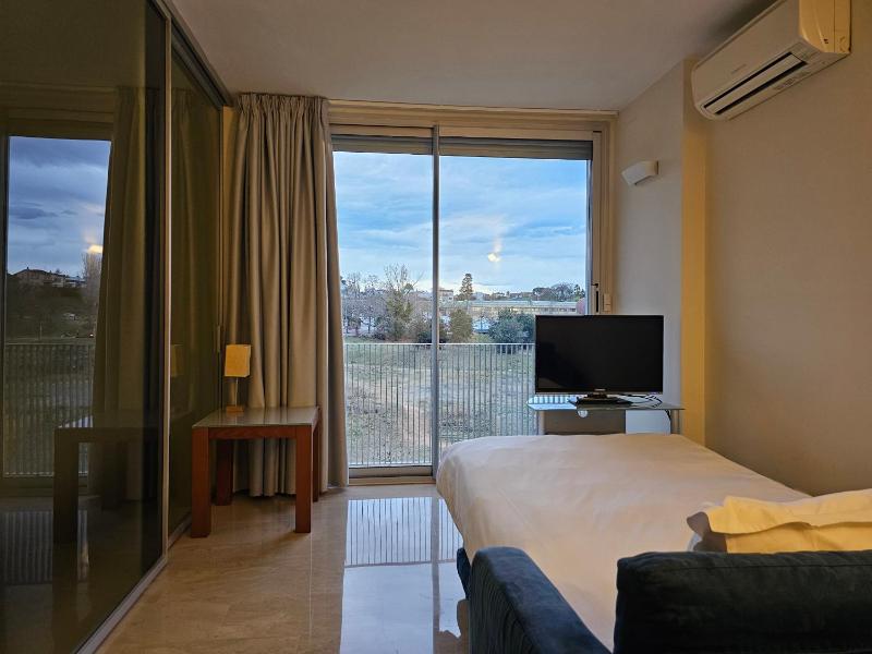 One-Bedroom Apartment (3 Adults) image 4