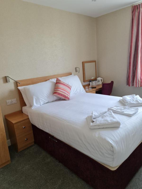 Metropole Hotel - image 6