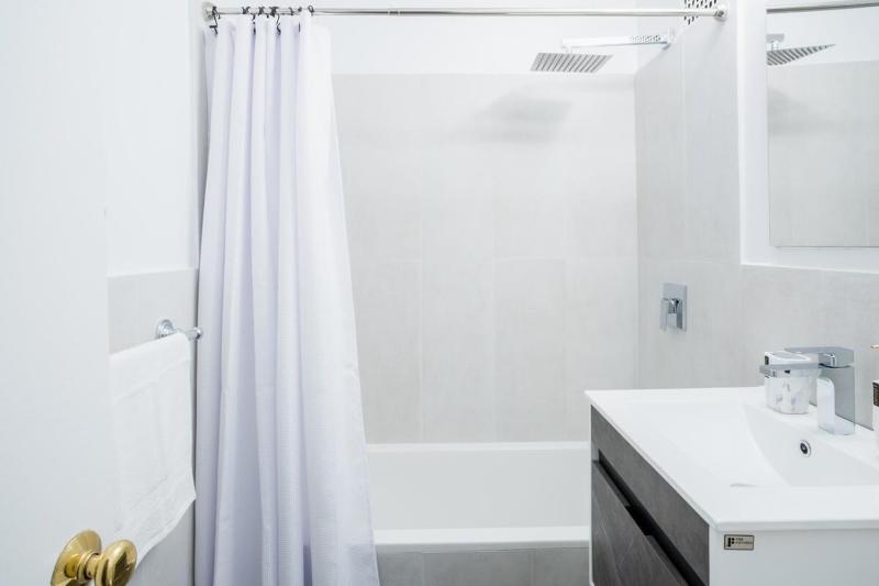 49-4A Prime Midtown newly 2BR WD - image 9