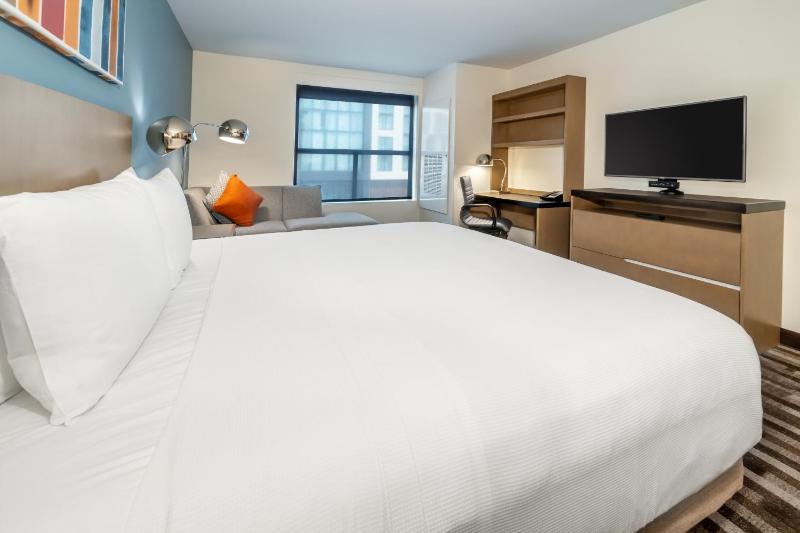 King Room image 3