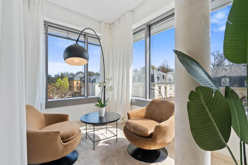 Elegant 2BR with Balcony in Ville Haute Center - image 10