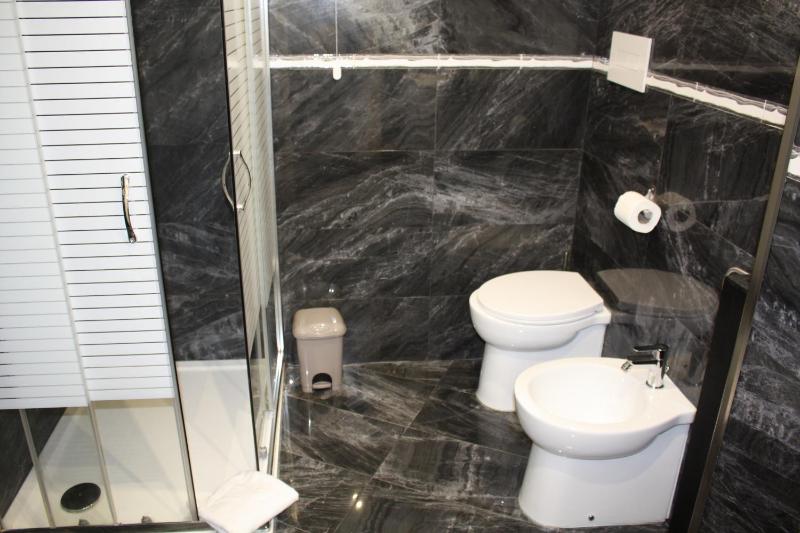 Deluxe Triple Room image 3