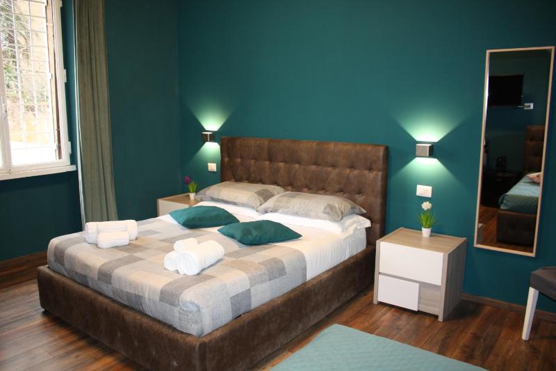 Superior King Room image 2