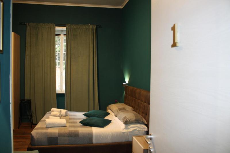 Superior King Room image 4