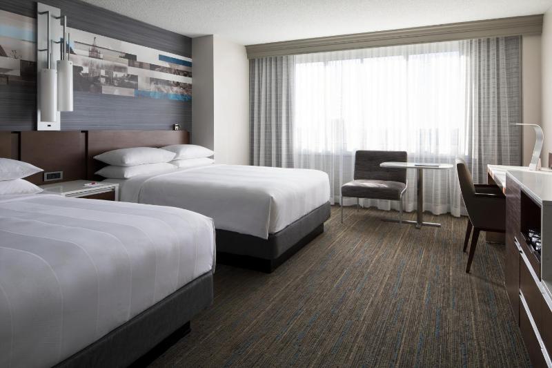 Queen Room with Two Queen Beds image 3