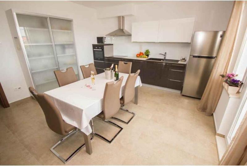 Apartment image 2