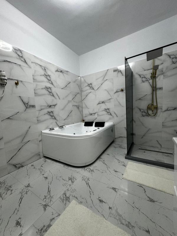 Deluxe Triple Room image 4