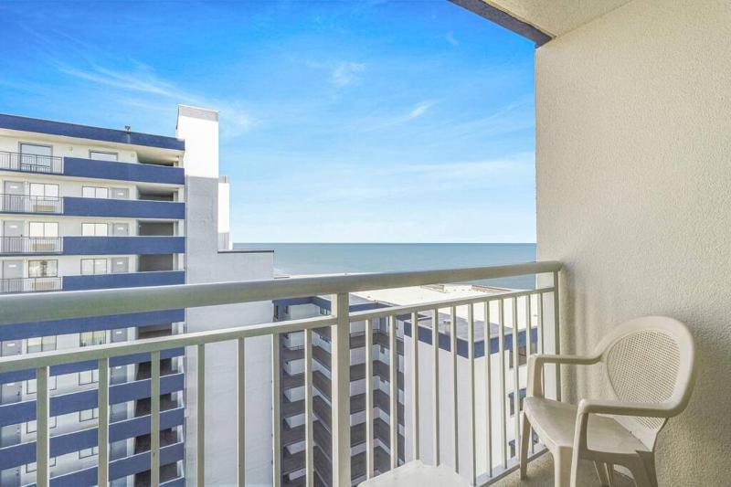 ** March Specials ** Beautiful Efficiency Condo in Ocean Front Building - image 23
